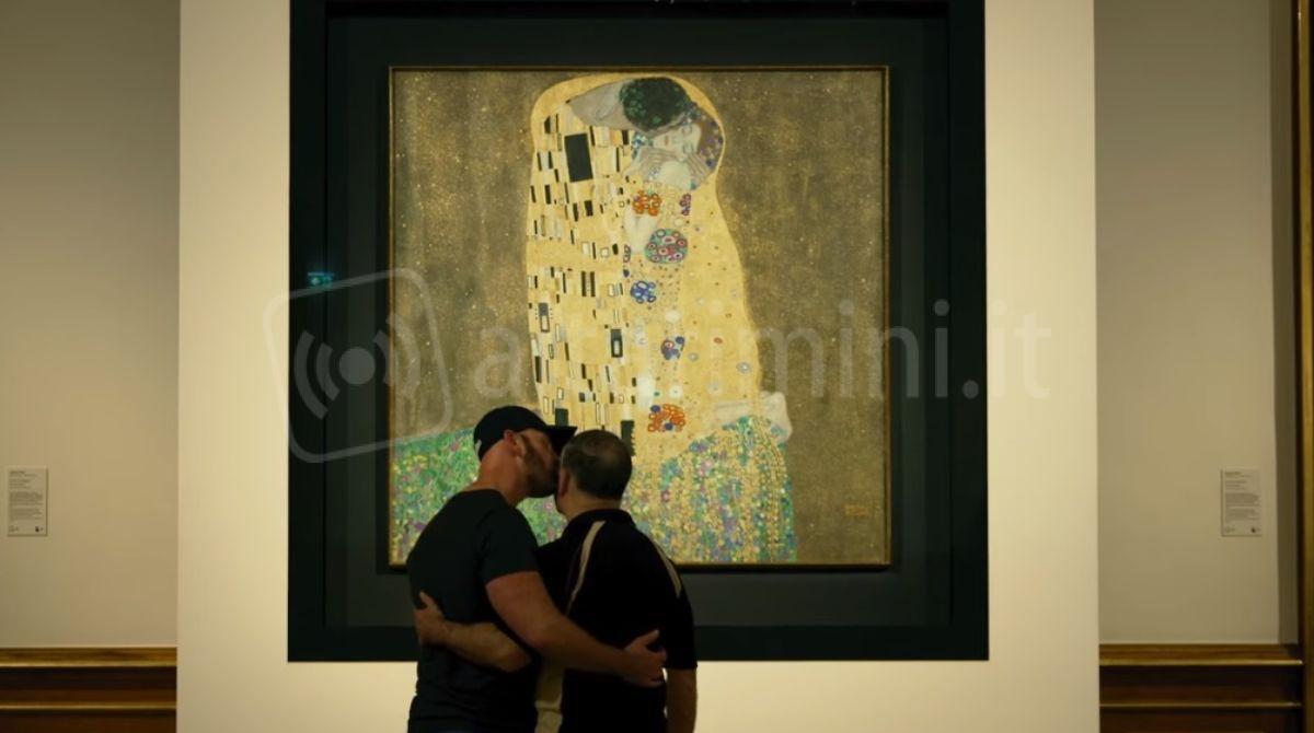 I segreti del "Bacio di Klimt" nel docufilm al Cinema Tiberio - Una scena dal docufilm