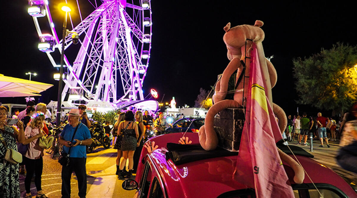 La Notte Rosa trasforma la Romagna in una grande discoteca all'aperto: il nuovo format di Cecchetto - Notte Rosa