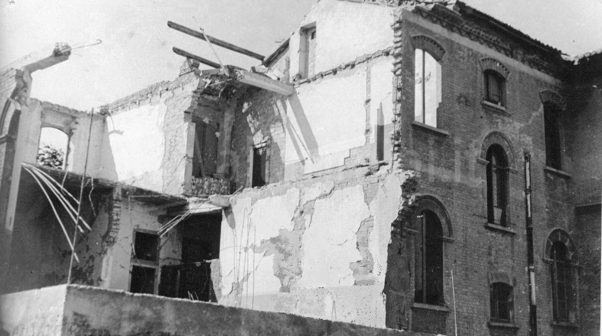 Nel nuovo libro di Manlio Masini la guerra a Rimini vista con gli occhi delle suore salesiane - La casa delle suore salesiane dopo i bombardamenti