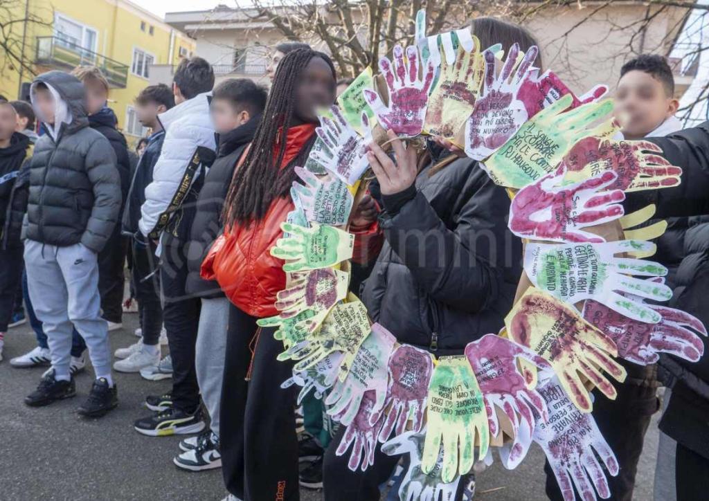 Galleria 1 del post: Celebrazione del Giorno della Memoria a Rimini: studenti e autorità onorano le vittime dei lager nazisti