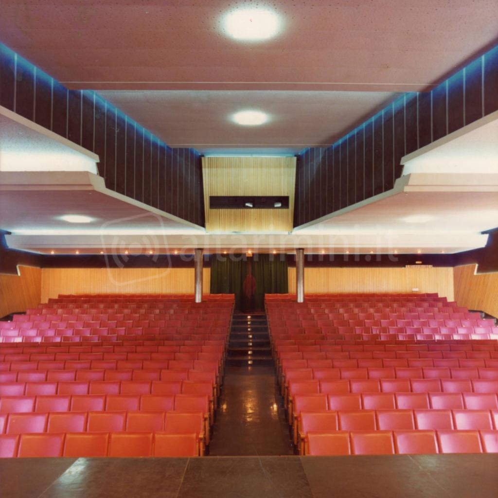 Il cinema nel 1974 (foto da http://www.cinemagambrinus.com)