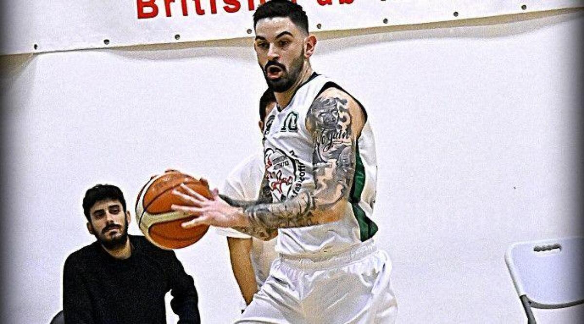 Basket, Tigers a ranghi ridotti: ko contro il 4 Torri Ferrara (93-64) - Bomba in azione (foto Alfio Sgroi)