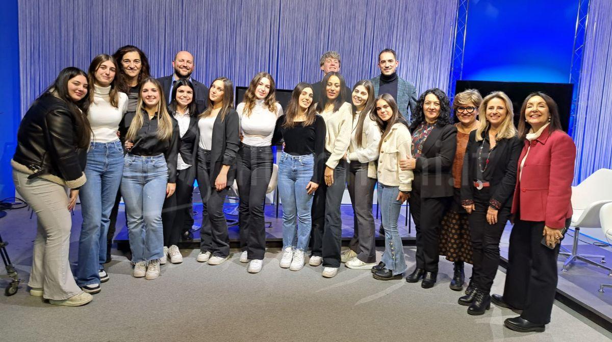 Frasi fatte da eclissare per evitare il gender gap: ultimo appuntamento con "Tamtam Tabù" -