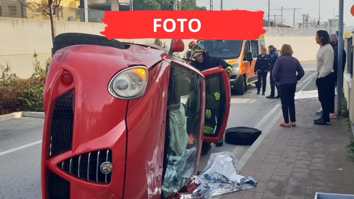 Riccione, donna perde il controllo, urta un’auto e si ribalta. Estratta dai vigili del fuoco - Il luogo dell'incidente
