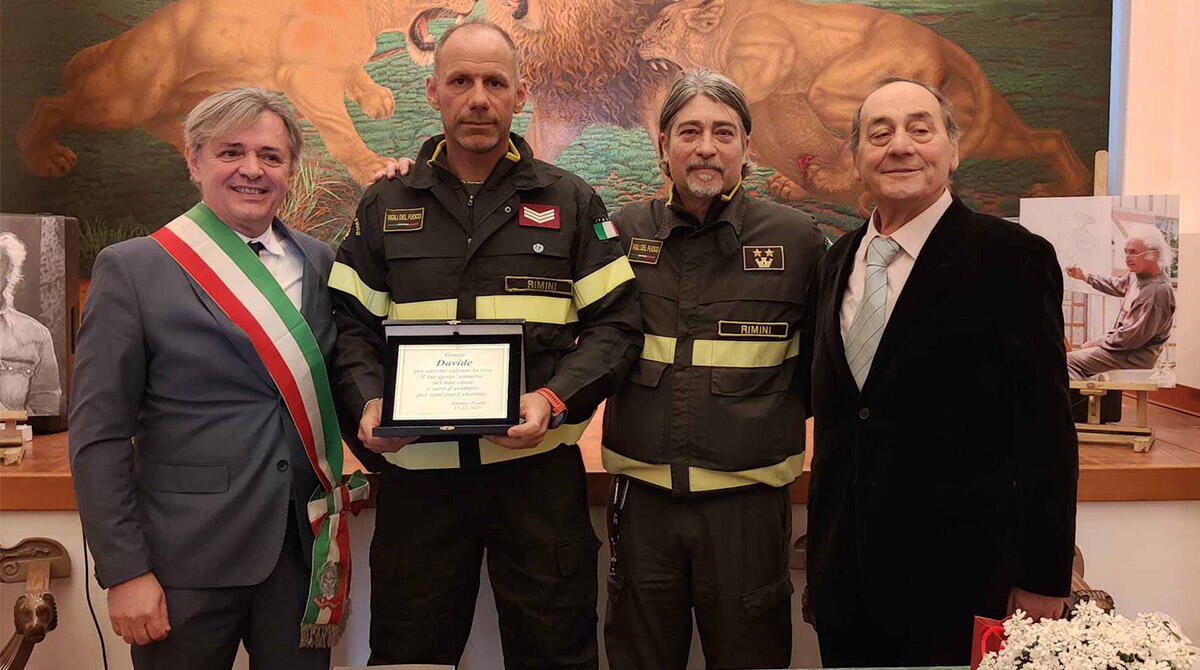 Pompiere eroe salvò vita a passante, comune di Talamello lo premia - 