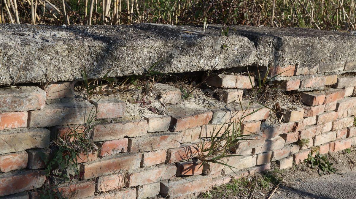 Il vecchio ponte di Ospedaletto ha bisogno di interventi urgenti - Un particolare del Ponte Leverone
