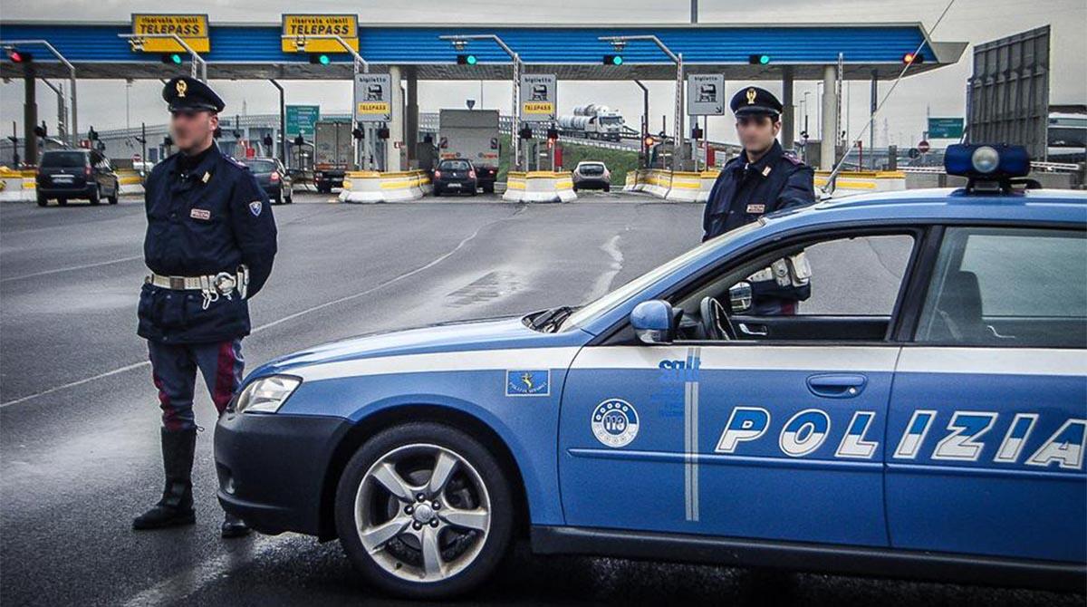 Sorpassi azzardati sulla A-14: era diretto a Rimini con 1 kg di droga in auto -