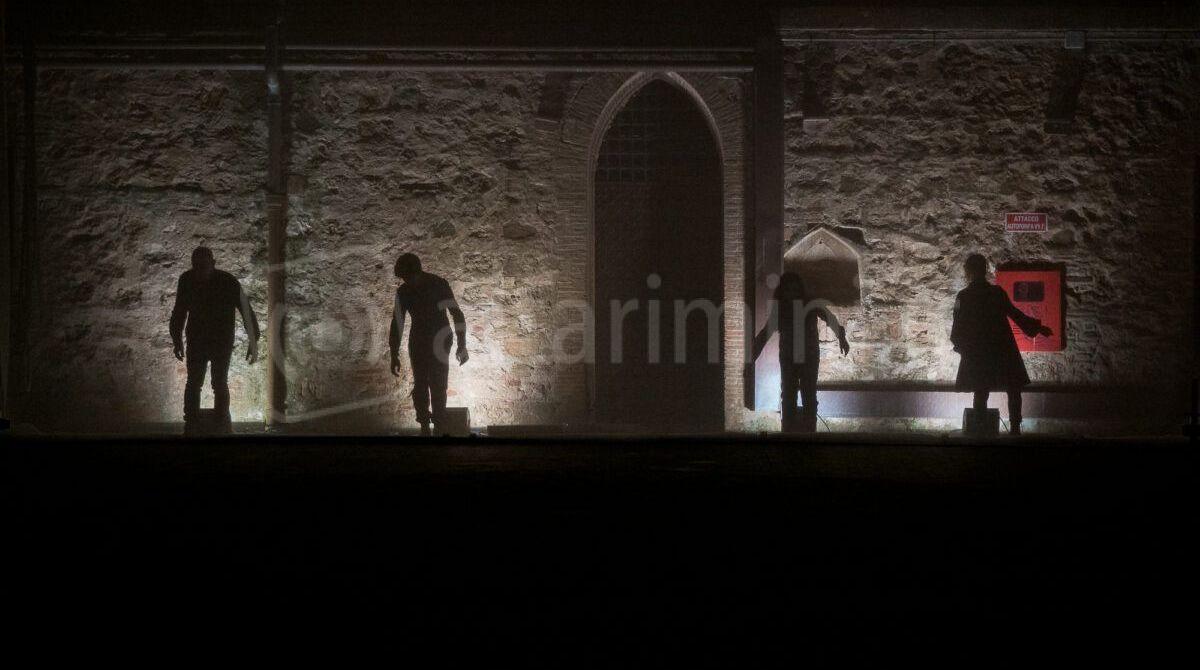 Shakespeare e il cambiamento climatico in scena al Teatro di Novafeltria - Una scena dallo spettacolo - Ph Antonio Ficai