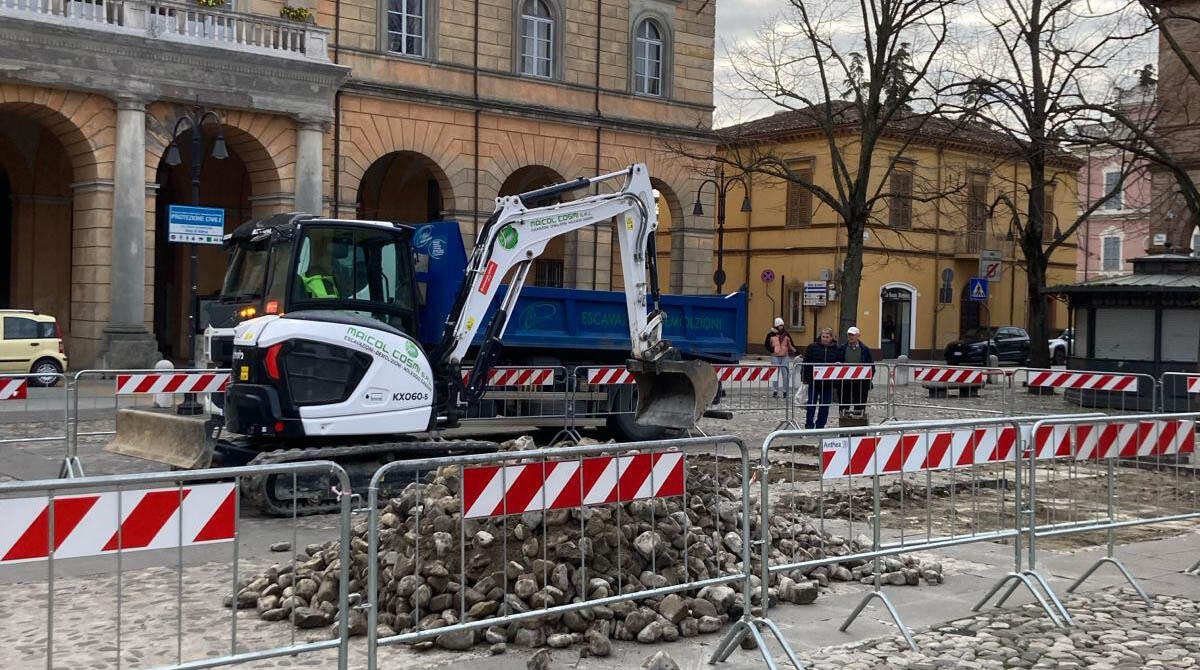 Cantiere in piazza Ganganelli, viabilità modificata nei giorni di mercato - Lavori in piazza Ganganelli, Santarcangelo di Romagna