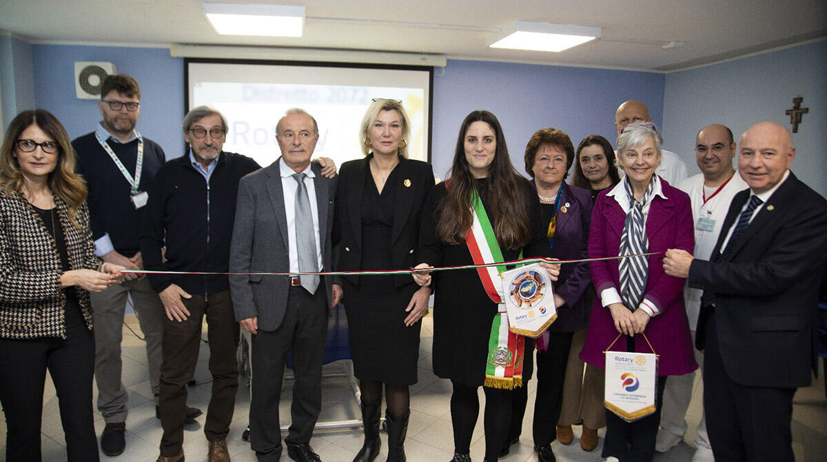Una luce di speranza per chi affetto da gravi deficit motori. Nuovo strumento donato al Franchini - La cerimonia di consegna nella sala riunioni del presidio ospedaliero di Santarcangelo di Romagna