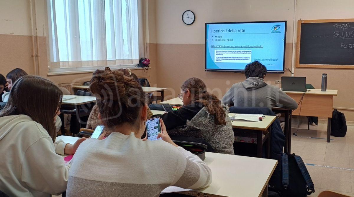 "Internet safer day": a Rimini 220 classi coinvolte nel progetto Sgr - 