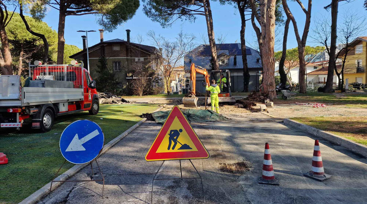 Riccione dà il via libera al maxi piano di sistemazione degli asfalti - Lavori al parcheggio di piazzale Martiri delle Foibe