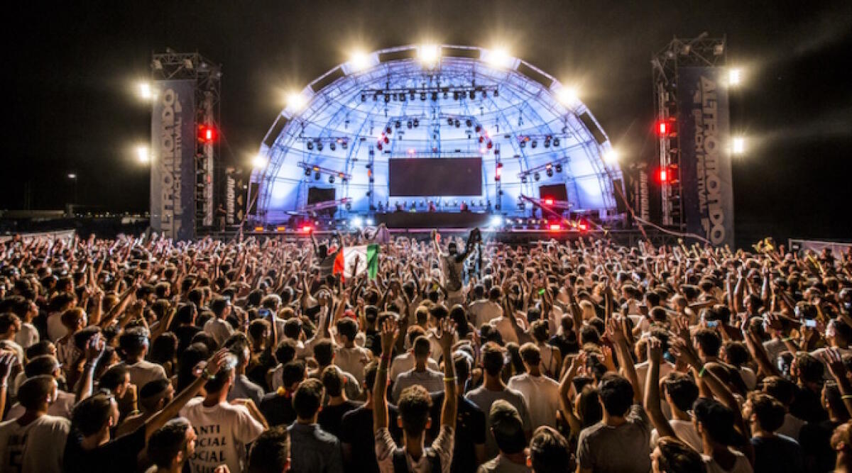 Rimini, l’Amministrazione dice ok alla “Beach Arena”: concerti a misura di fratino - Beach Arena (repertorio)