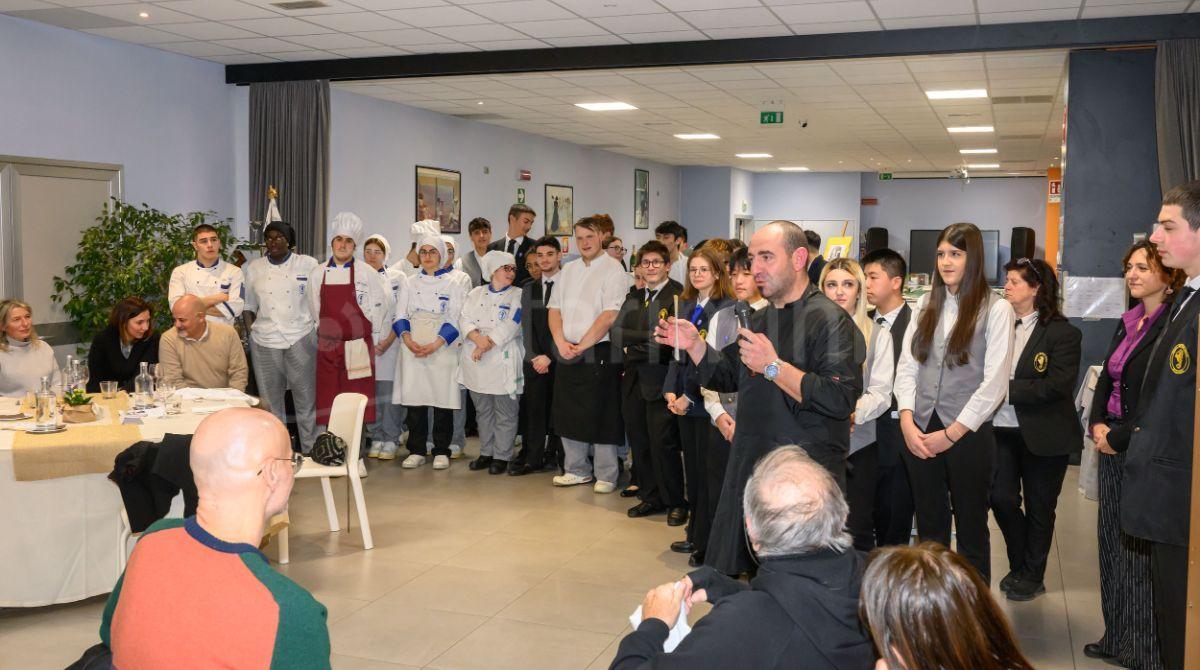 A cena con Ötzi: a Riccione prosegue "Archeologia del gusto" - Uno scatto dal precedente incontro - foto Casalboni