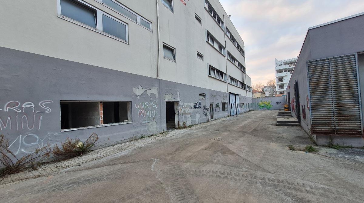 Degrado all'ex Questura, Asi attacca: "Parole assessore illudono i residenti. Noi gli unici a poter risolvere" - Ex Questura di Rimini