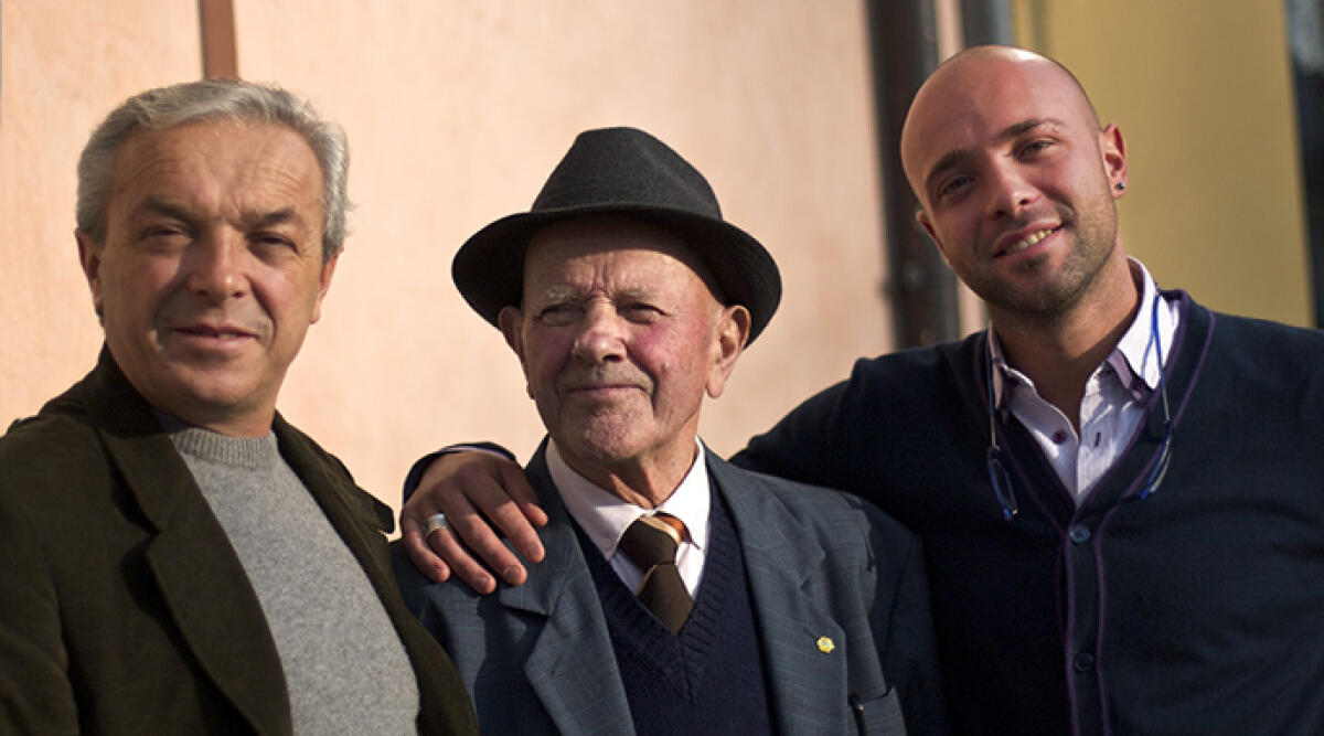 La storica Bottega della Carne "Celli" abbandona la cucina e si trasforma - Domenico con suo padre e il figlio Marco