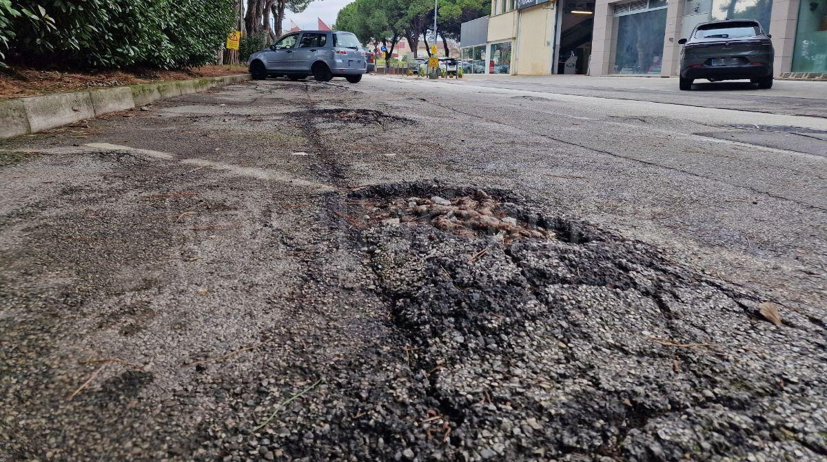 Riccione, bonifica stradale in viale Emilia dal 14 febbraio - Viale Emilia prima dei lavori