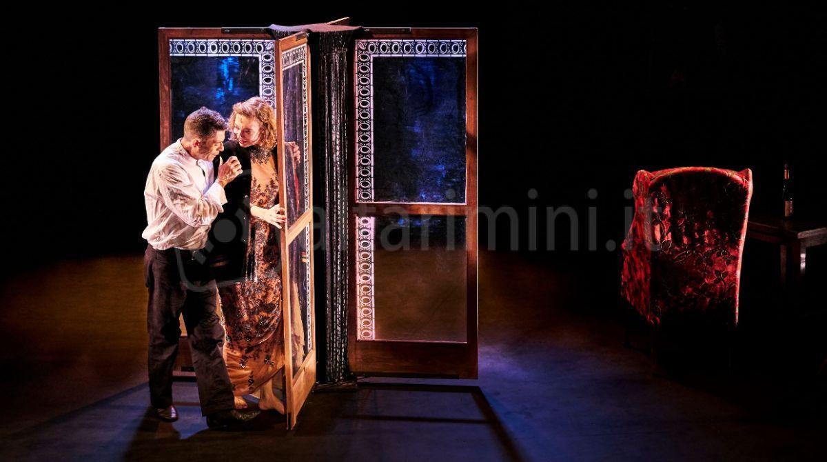 Victoria Thierrée Chaplin in scena al Teatro Galli di Rimini - Una scena dallo spettacolo