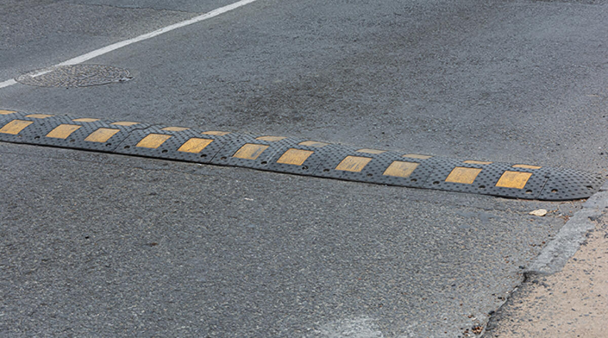 "Dossoman" ritorna all'azione, nuovamente rimosso il dissuasore di velocità - Archivio