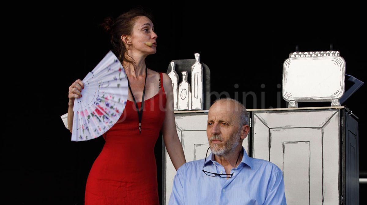 Marco Paolini in scena al Galli di Rimini con "Boomers" - Una scena dallo spettacolo Photo Gianluca Moretto