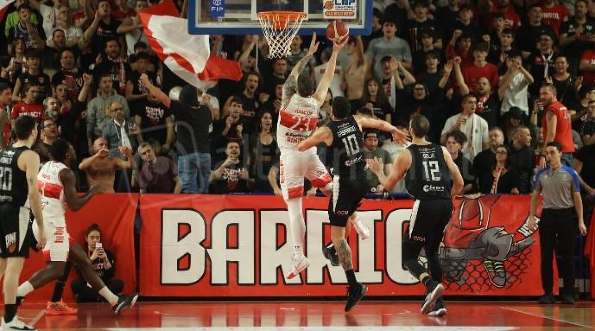 Basket A2, RivieraBanca piega Udine al Flaminio: quinto hurrà nelle ultime sei partite (78-73) - 