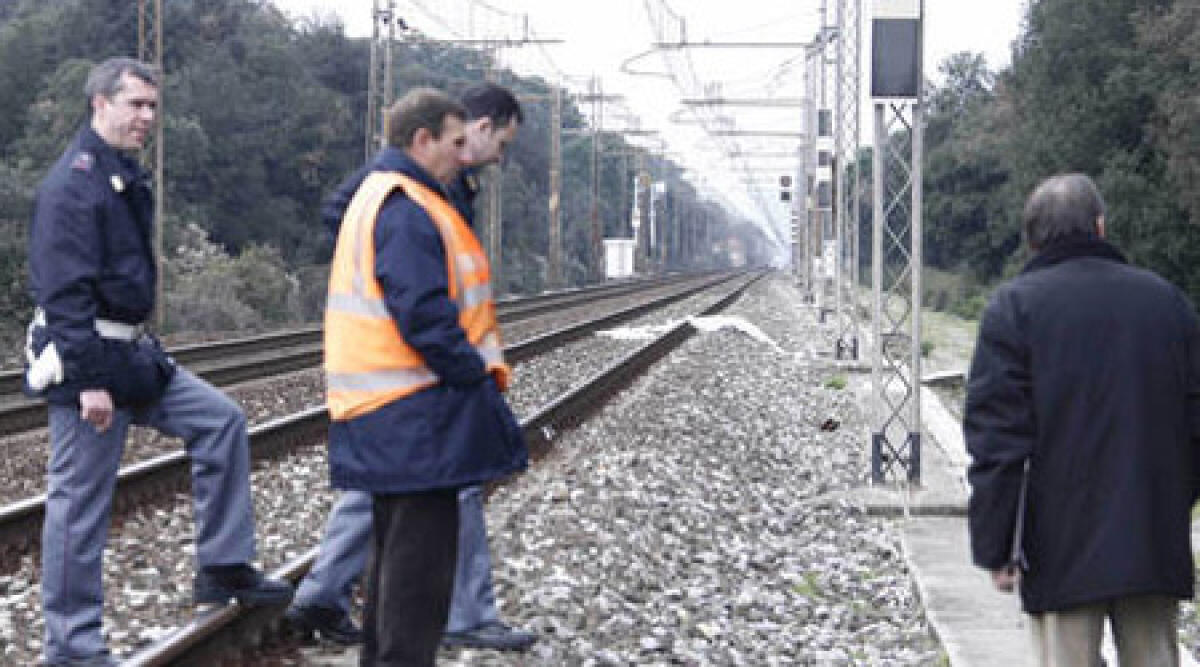Investimento mortale sui binari, traffico treni fermo dalle 11.20 - FOTO D'ARCHIVIO Riccardo Dalle Luche/ANSA