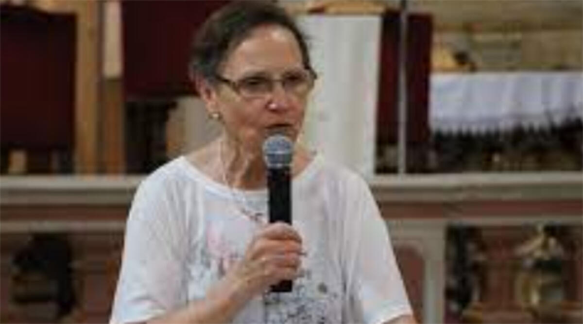 Il mondo della scuola in lutto: addio a Cinzia Montevecchi, un pilastro del Liceo Giulio Cesare - Cinzia Montevecchi