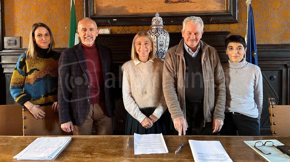 Nuova sede per l'associazione di volontariato "Città di Cattolica" - La firma della convenzione