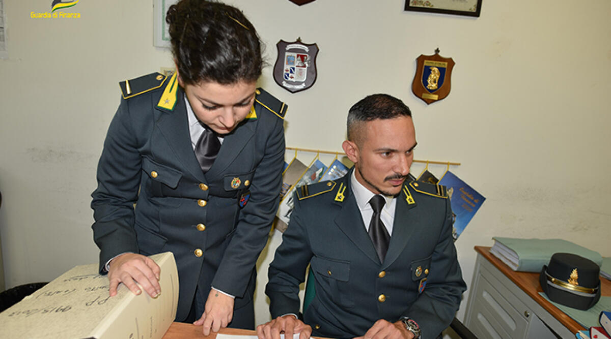 Finanzieri in ristorante, hotel e piadineria di Rimini: scoperti 9 lavoratori 'in nero'. Scatteranno sospensioni - Foto di repertorio