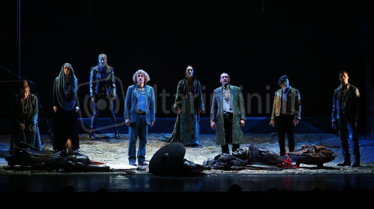 Alessio Boni e Iaia Forte in scena a Cattolica con l'Iliade - Una scena dallo spettacolo - ph Luciano Rossetti