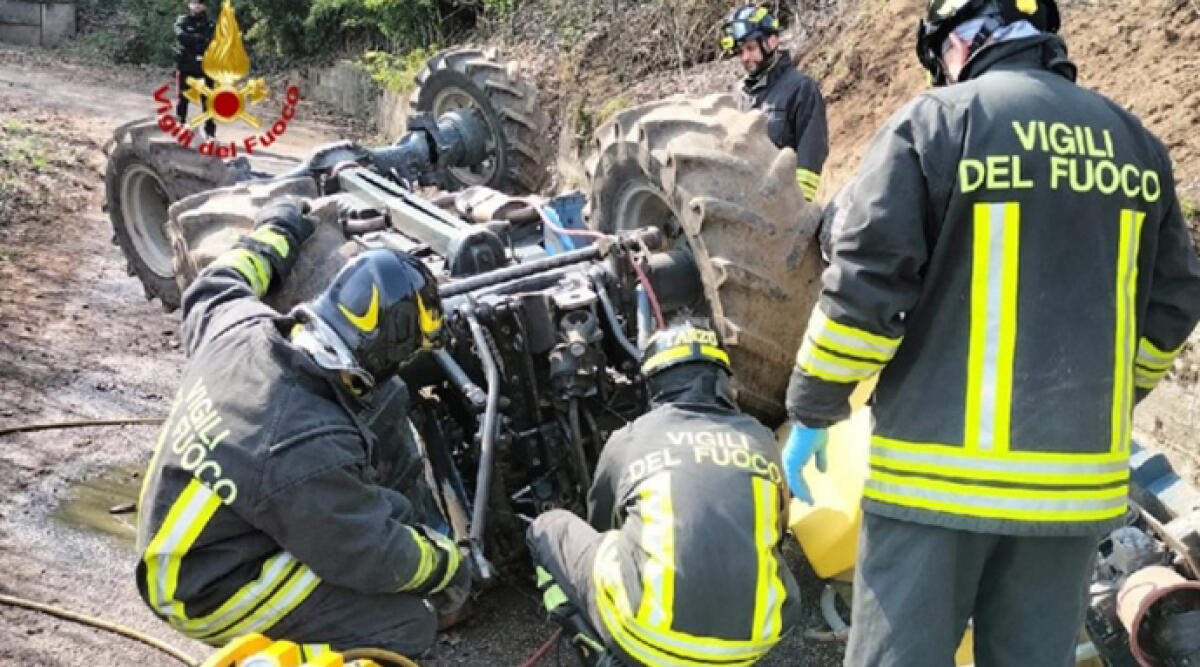 Tragedia nei campi a Mercato Saraceno: si ribalta con il trattore e muore - Archivio