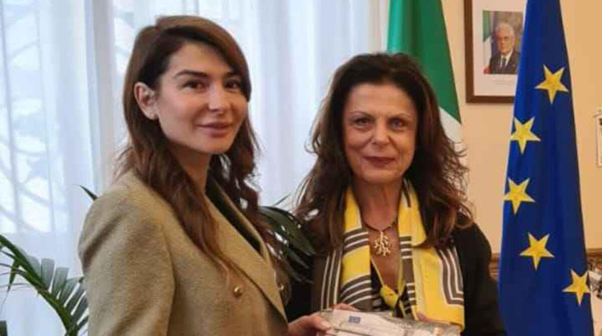 Console della Romania in visita al Prefetto di Rimini: integrazione e sicurezza i temi del confronto - Il console Laura Nicoleta Nasta con il Prefetto Padovano