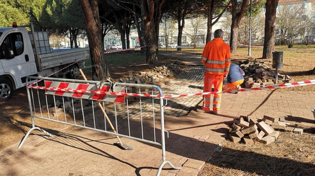 L’intervento al Parco Caduti di Nassiriya