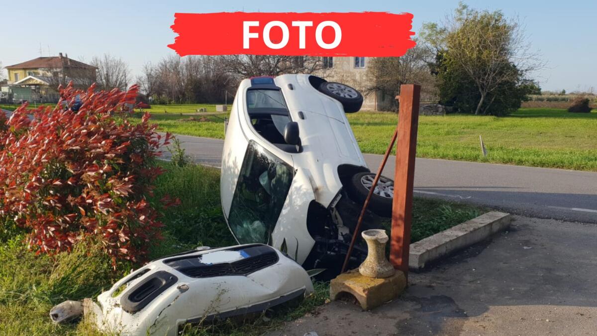 Rimini, auto esce di strada e si schianta contro un muretto, ragazza in codice rosso - Il luogo dell'incidente
