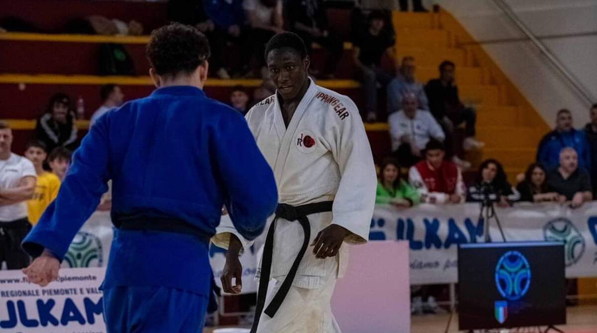Judo, il riccionese Badiane si qualifica alla finale A1: trasferta a Napoli - In bianco Bruno Karamba Badiane, Polisportiva Riccione