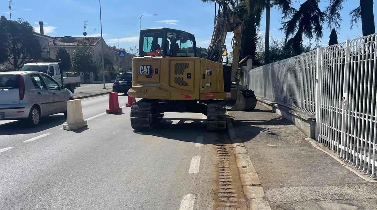 Nuovo marciapiede a Cella di Misano sulla via provinciale Riccione-Tavoleto -