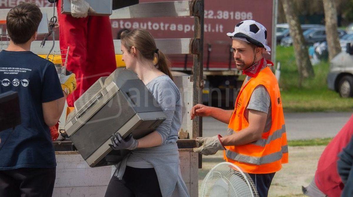 Campolavoro, prologo a Riccione con "Voci in missione" - Volontari del Campolavoro all'opera
