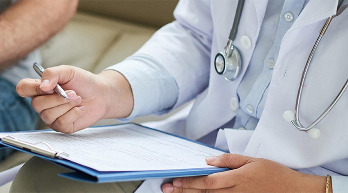 Indagata per truffa: si mette in malattia per vendere cosmetici in spiaggia - Archivio