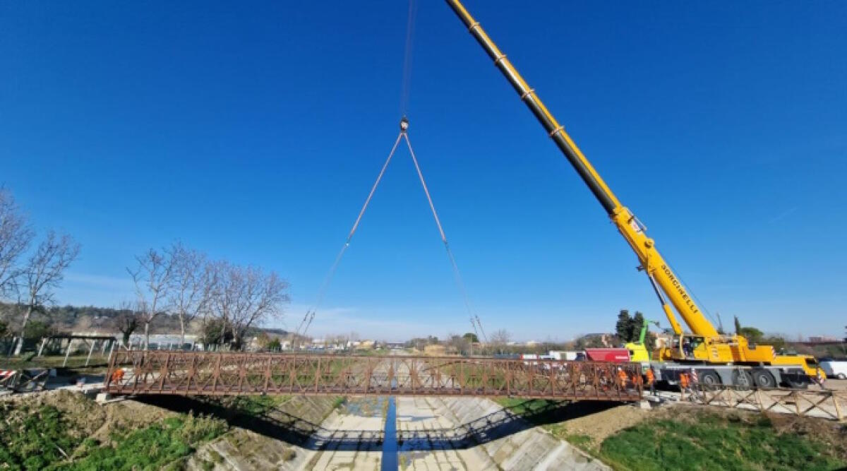 Il ponte ciclopedonale sul Deviatore Ausa prende forma. Apertura prevista prima di Pasqua - Ponte ciclopedonale Ausa