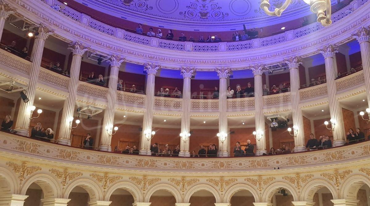 Teatro Galli rinato, ma ancora nessun restauro per il sipario storico - Teatro Galli