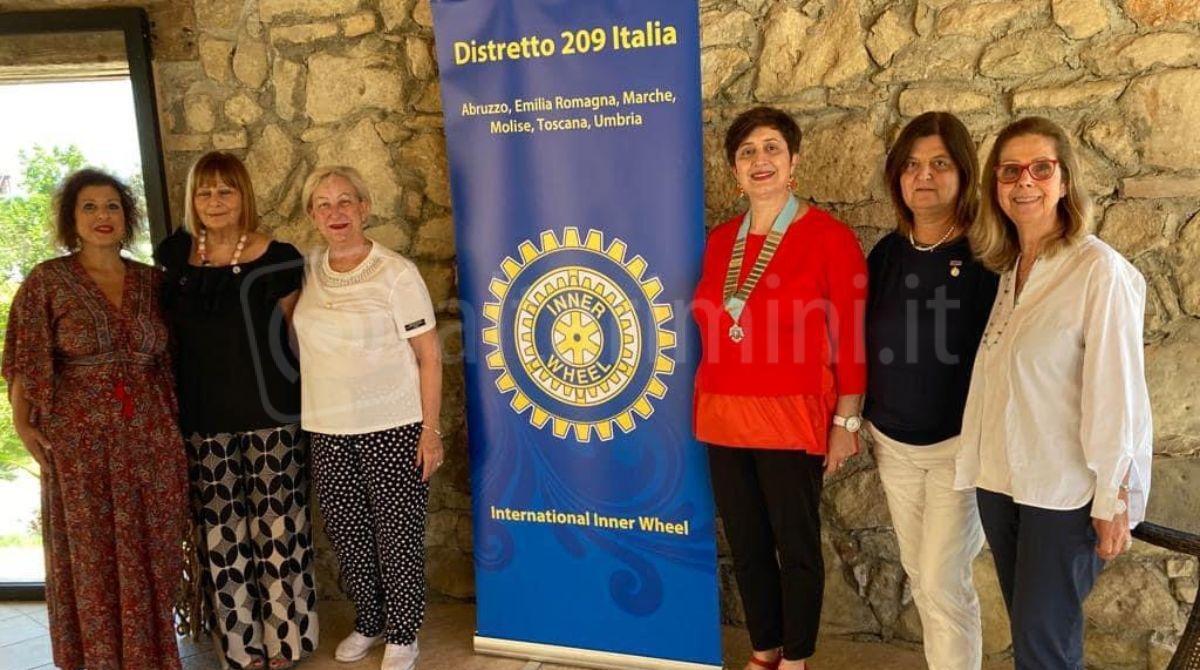 Oltre 200 socie di Inner Wheel Italia a Riccione per "Facciamo del bene da 100 anni" - Il comitato esecutivo Distretto 209