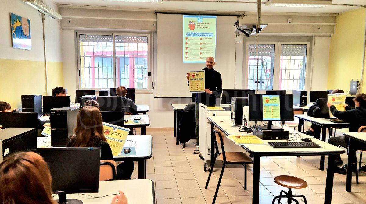 "Digitali consapevoli", parte il progetto per gli studenti delle medie di Rimini -