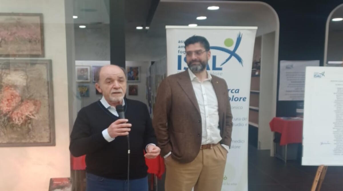 Al centro commerciale “I Malatesta” la Mostra di pittura collettiva per sostenere Fondazione Isal - Il presidente Isal Raffaelli e Kristian Gianfreda
