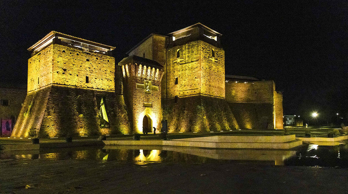 Tour de France mania: mancano 100 giorni. E Rimini si veste di giallo - Castel Sismondo in Giallo, Tour de France 2024