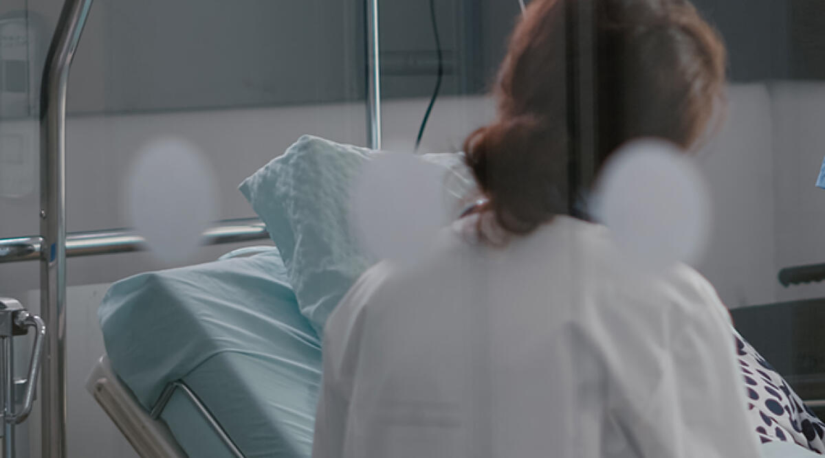 Tenta di baciare sulla bocca l'infermiera che gli stava facendo un prelievo - Foto di repertorio