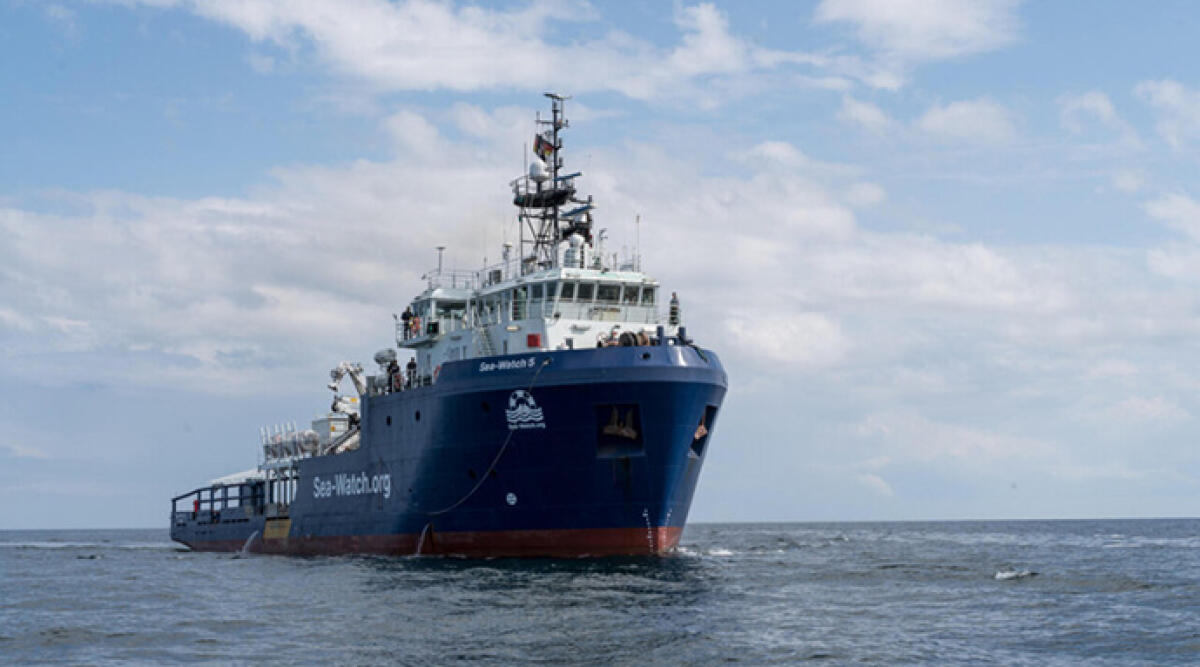 Migranti: Ravenna porto per la Sea Watch 5, a bordo salma 17enne -