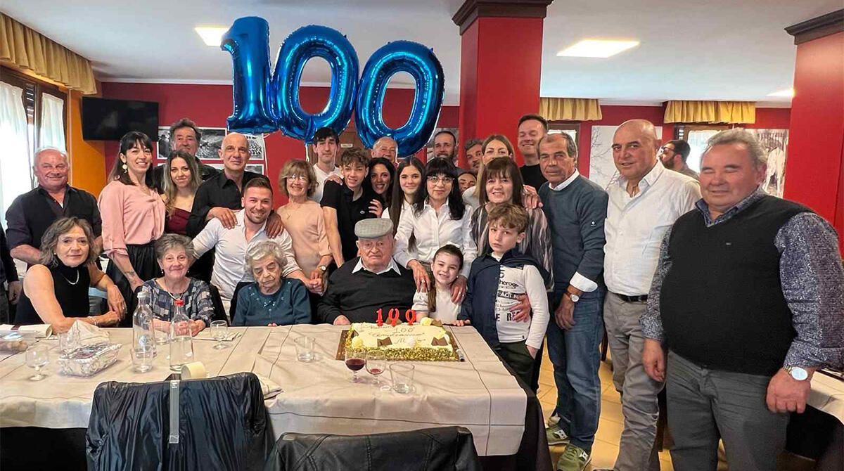 Auguri nonno Nello: a 100 anni memoria di ferro, diverte con barzellette e poesie - 