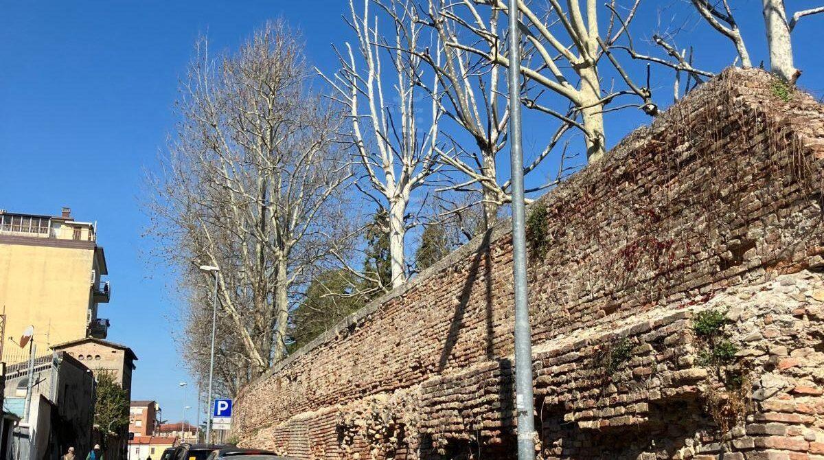 Restauro e riqualificazione delle Mura Federiciane, Renzi (FdI) "trascurate per troppo tempo" - Mura Federiciane