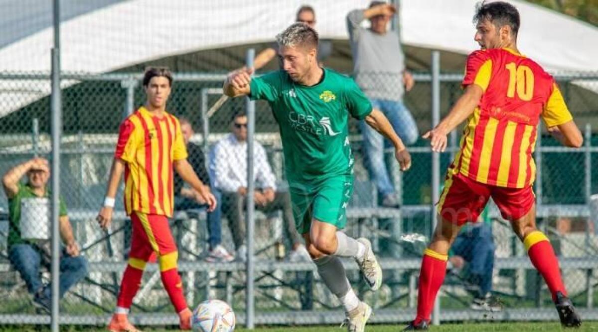 Calcio Prima, Bagnese-Santarcangelo: partita sospesa sullo 0-2. Per i gialloblu sarà 0-3 a tavolino? - Fuchi in azione