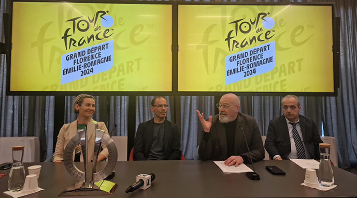 Tour, Trofeo Grand Départ sarà esposto a Bologna nella sede della Regione - Presentazione dell'arrivo del Trofeo Grand Dèpart